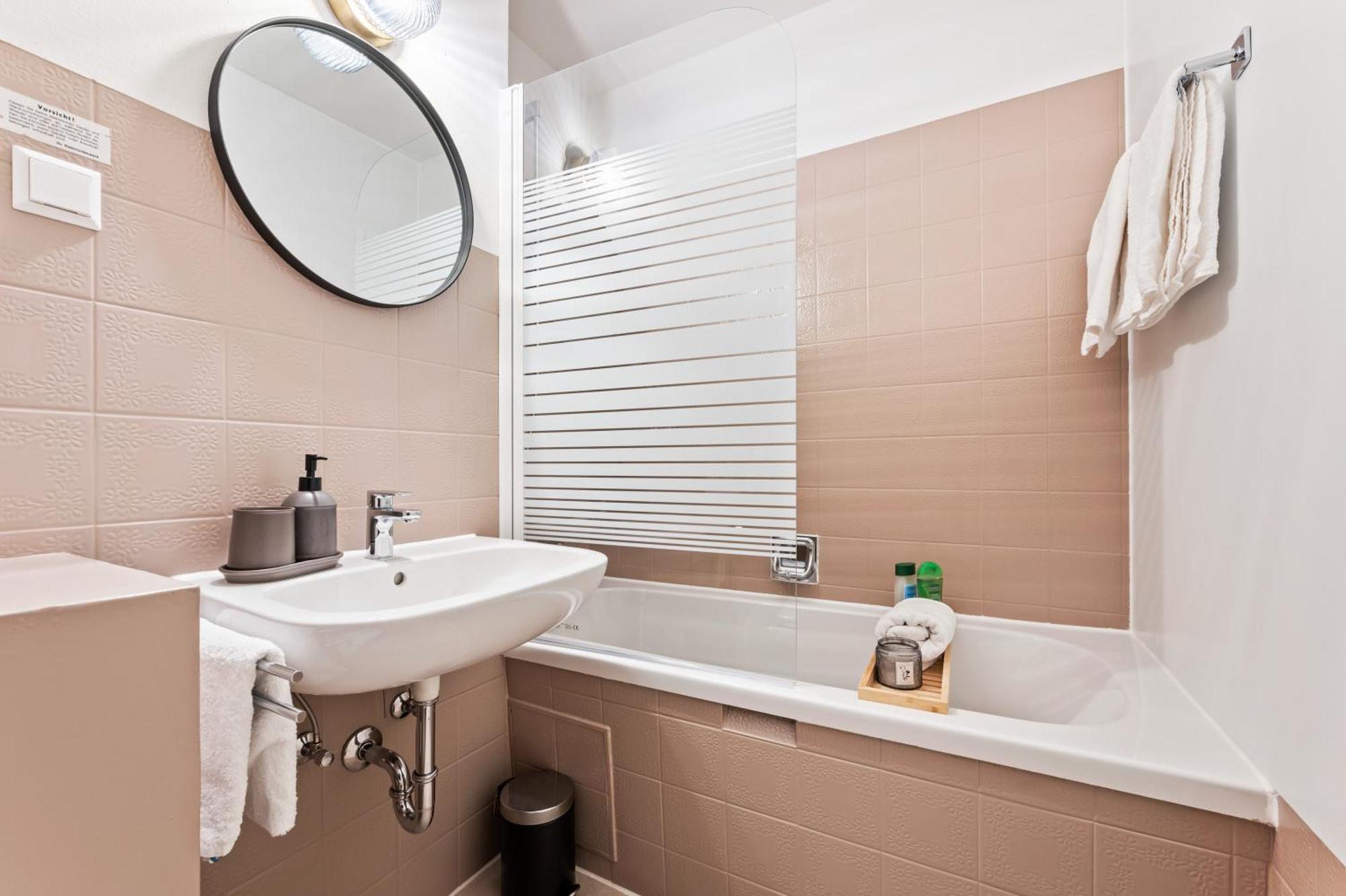 Idyl Kostenloser Privat-Parkplatz Wifi Smarttv Balkon Ludwigsburg Bagian luar foto